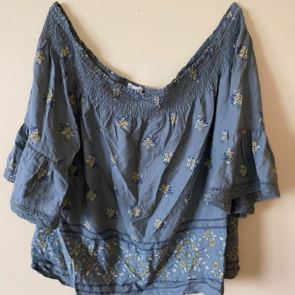 Maurices Floral Off the Shoulder Top Size 1x - Picture 3 of 4